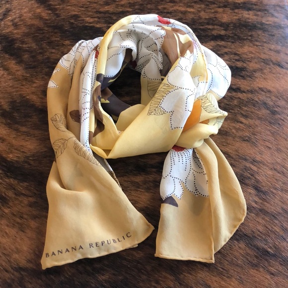 Banana Republic Accessories - Banana Republic Scarf